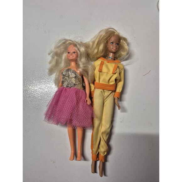 Vintage 1968 The World of Barbie Double Doll Case With Dolls And Accessories - Picture 13 of 13